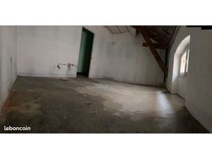 Local stockage meuble/ carton 20m2