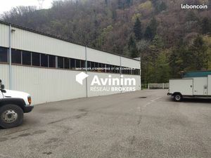 Local 1462 m² Cluses