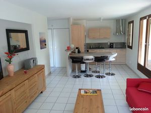 T2 meublé Annecy proche lac  terrasse  cave  parking