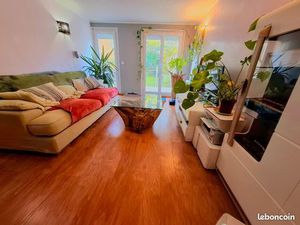 Appartement avec jardin et box fermé