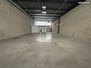 Local d'activité 436 m²