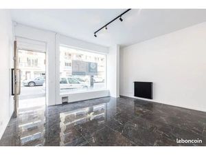 Local commercial 55 m² PARIS 18