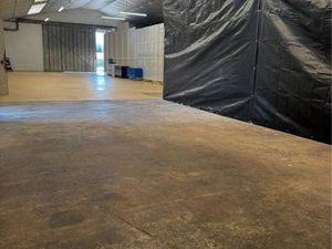 1000m2 Grand local commercial/ stockage