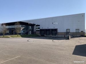 Local d'activité 6 734 m²