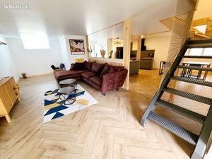 Maison atypique en pierre rénovée de 116 m² – Centre-ville – extérieur 30 m² – 3 chambres 