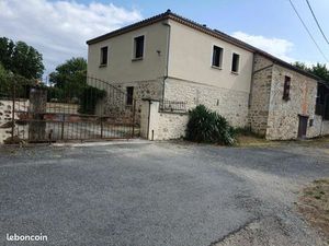 Maison familiale avec grand terrain et dépendance