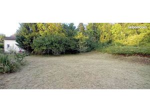 Terrain constructible terre rouge - cahors