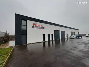 Dépôt / Entrepôt / Stockage / Bureau