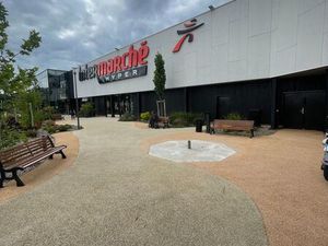 Local 150 m² Louviers