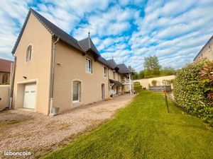 Charmante longère rénovée – 6 pièces – Environ 200 m² – Terrain de 1 550 m²