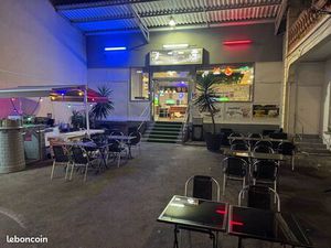 ◊ À vendre : Local polyvalent 500 m² + terrain de foot – Emplacement exceptionnel