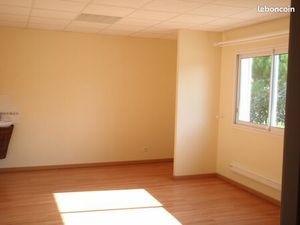 Local a mi-temps dans un cabinet de soins