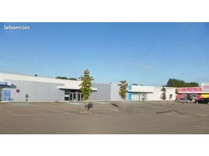 Local 1000 m² AUXERRE