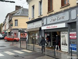 Murs commerciaux à Evreux à vendre