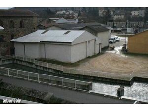 Local professionnel à louer - entrepôt à louer