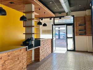 Local commercial de 76 m²