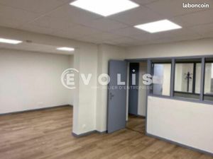 Bureaux 67 m²