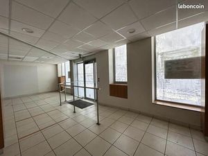 Local commercial 268 m²