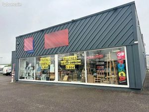 Local commercial 319 m²