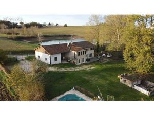 Propriété 7 pièces 245 m²