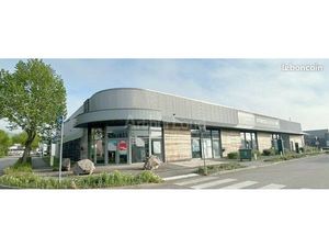 Local commercial 361 m²