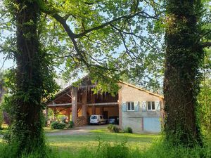 Grande maison avec gîte et hectares