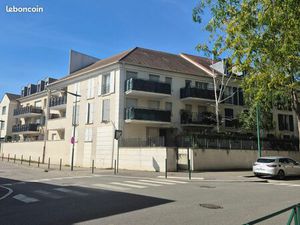 Charmant duplex 4 pièces dernier étage lumineux avec 3 chambres à l'étage
