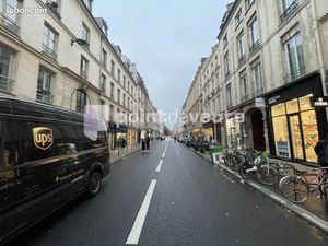 Commerce habillement/textile 26 m²