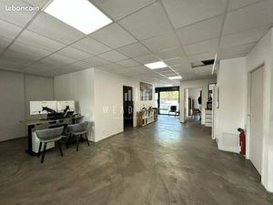 Local commercial 140 m²