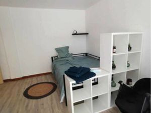 Apparemment a deux pas de l’université