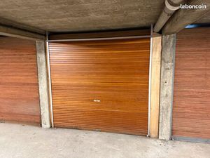 Garage box fermé 12 m² – Centre-ville Biarritz