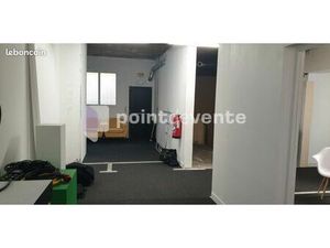 Bureaux 586 m²