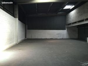 Local industriel 418 m²