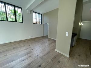 Particulier loue local - R-D-C - 70m2 - Capucins- Etat neuf - Prestations qualitatives