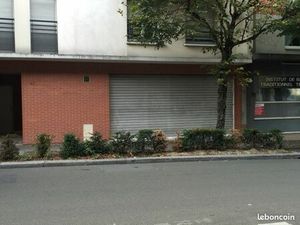 Super local  commercial  centre-ville Villemomble