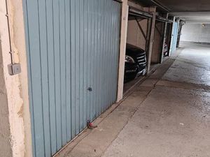 Place de Parking Box Garage sécurisé