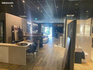 Local d'activité 570 m²