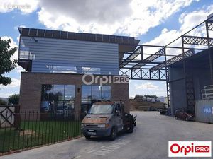 Local d'activité 900 m²