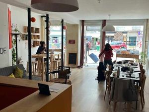 Local bureaux 90 m²