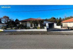 Maison 5 pièces de 122 m² à louer à l’année