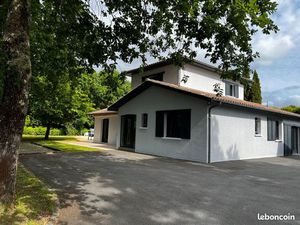 Belle demeure en lisière de forêt