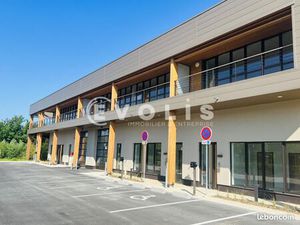 Local bureaux 810 m²