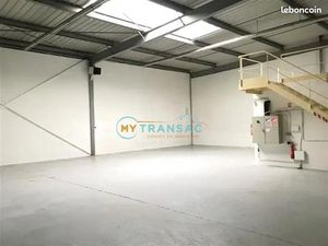 Local industriel 281 m²