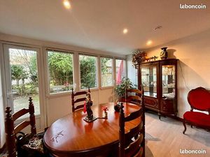 Vend très bel appartement avec très grande cave et charmant jardin privatif arboré