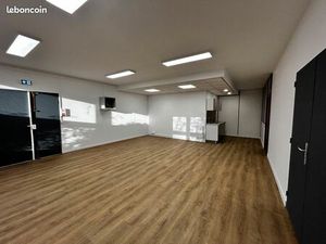 Plateau de bureau libre a louer en rdc