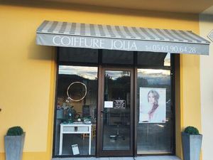 Le Salon de Coiffure Jolia prends sa retraite.Vend fond de commerce.Bon emplacement Parkin