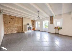 Vente Longère et corps de ferme à Melle (79500) : à vendre / 131m² Melle