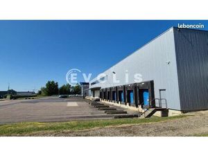 Local industriel 2 873 m²