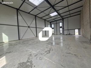 Local d'activité 668 m²