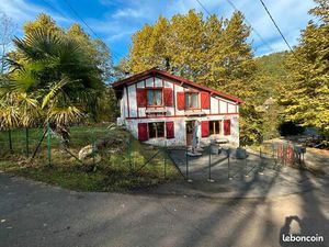 Bâtisse de 94 78 m2 au coeur du Pays basque – Double terrain – Moulin à eau – Ruisseau et 